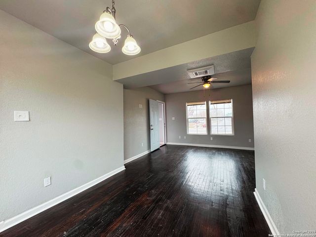 2815 S Pine, San Antonio, TX 78210