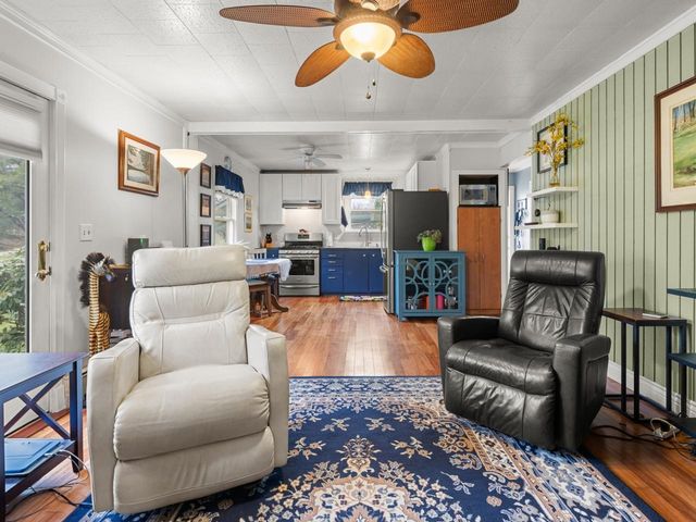 168 Place Road West, Hinesburg, VT 05461