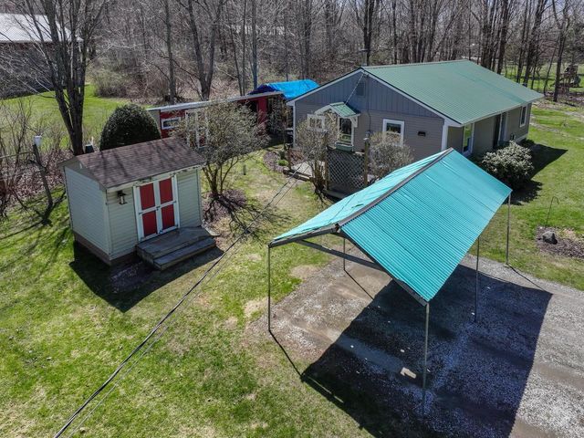 168 Place Road West, Hinesburg, VT 05461