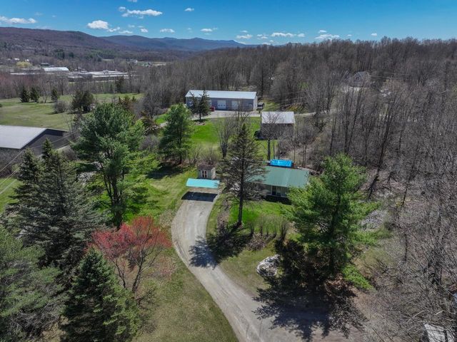 168 Place Road West, Hinesburg, VT 05461