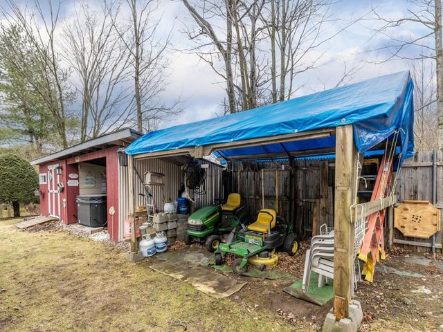168 Place Road West, Hinesburg, VT 05461