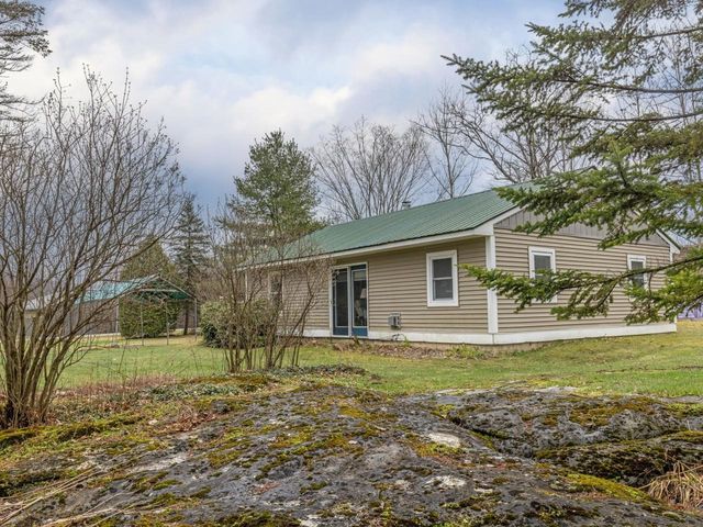 168 Place Road West, Hinesburg, VT 05461