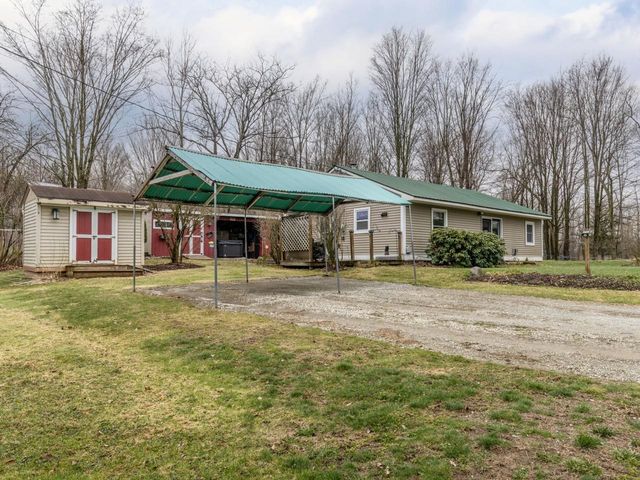 168 Place Road West, Hinesburg, VT 05461