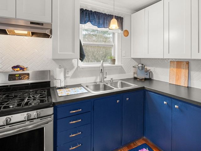 168 Place Road West, Hinesburg, VT 05461