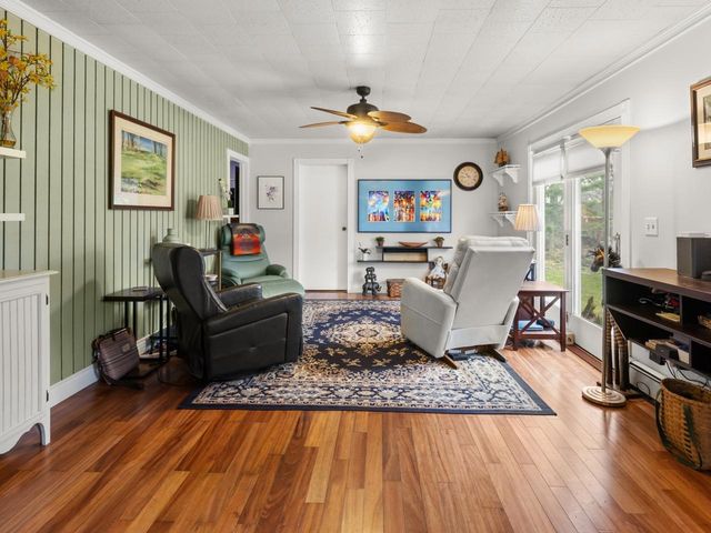 168 Place Road West, Hinesburg, VT 05461