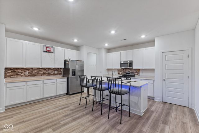1384 Turnbridge Wls, Avon, IN 46123