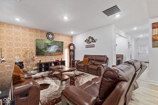 1384 Turnbridge Wls, Avon, IN 46123