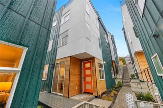 910 15th Avenue #B, Seattle, WA 98122