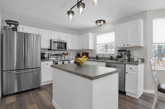 2106 Stoneside Drive, Hilliard, OH 43026