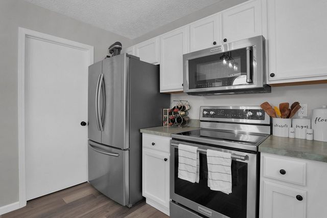 2106 Stoneside Drive, Hilliard, OH 43026