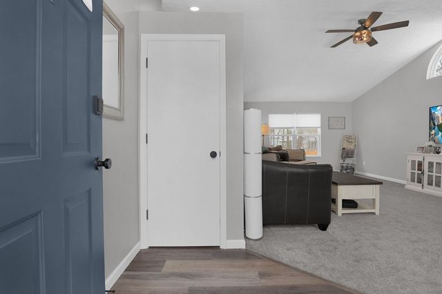 2106 Stoneside Drive, Hilliard, OH 43026