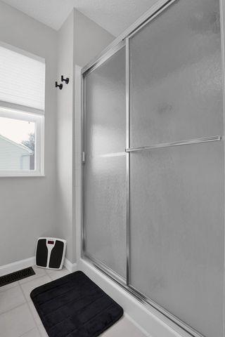 2106 Stoneside Drive, Hilliard, OH 43026