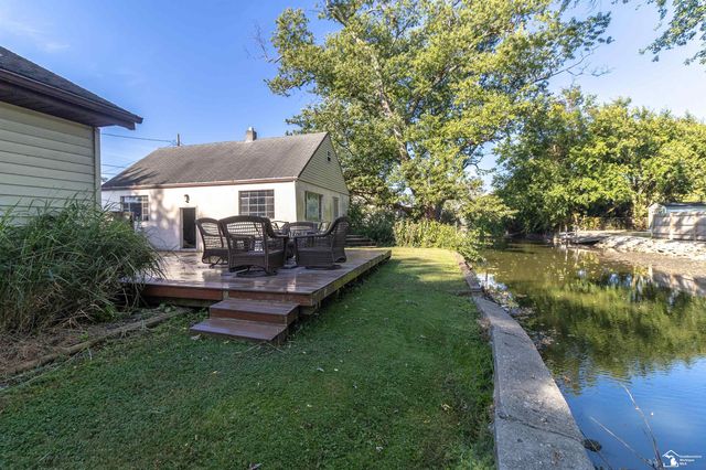 4348 Saint Marks Drive, Luna Pier, MI 48157