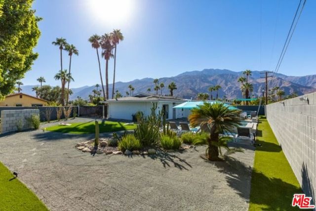 980 N Buttonwillow Circle, Palm Springs, CA 92262