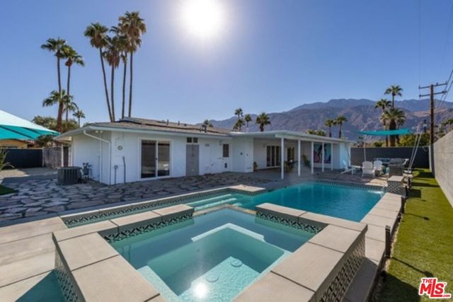 980 N Buttonwillow Circle, Palm Springs, CA 92262