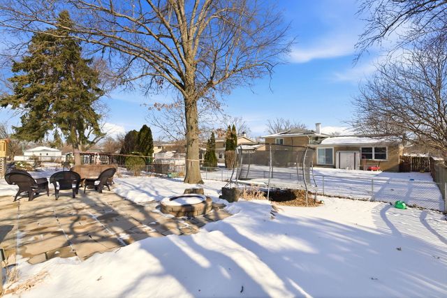 15113 Willow Lane, Oak Forest, IL 60452