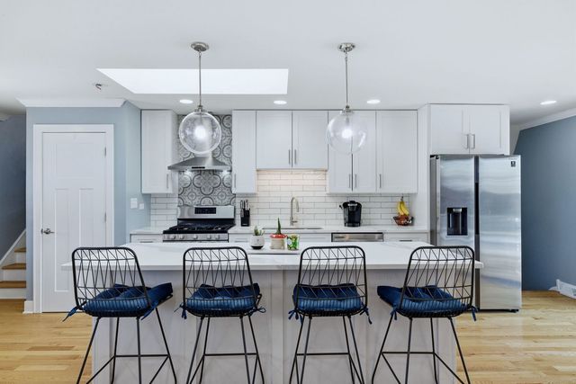 15113 Willow Lane, Oak Forest, IL 60452