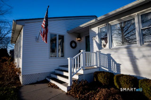 10 Edwards Road, Old Saybrook, CT 06475