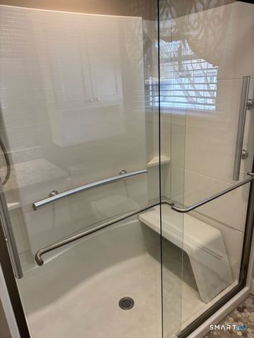 10 Edwards Road, Old Saybrook, CT 06475