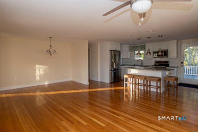 10 Edwards Road, Old Saybrook, CT 06475