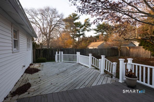 10 Edwards Road, Old Saybrook, CT 06475