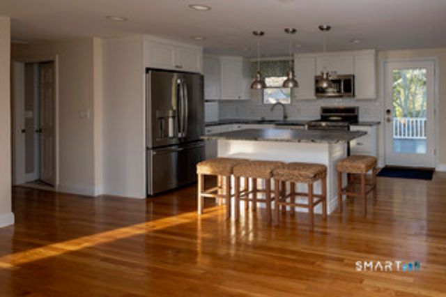 10 Edwards Road, Old Saybrook, CT 06475