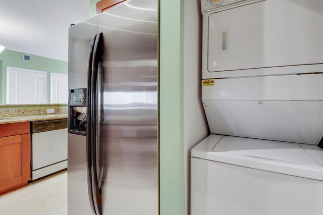 875 NW Flagler Avenue 401, Stuart, FL 34994