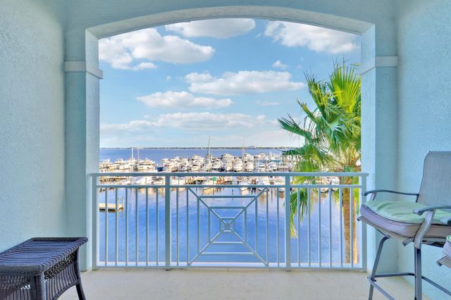 875 NW Flagler Avenue 401, Stuart, FL 34994