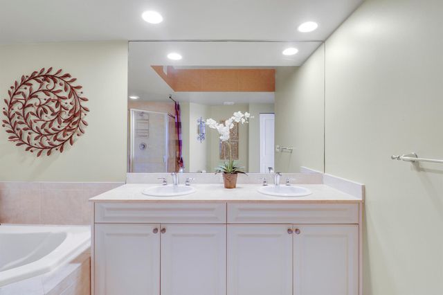 875 NW Flagler Avenue 401, Stuart, FL 34994