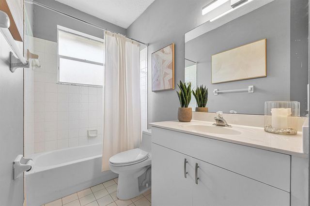 7235 NW 63rd Terrace, Parkland, FL 33067