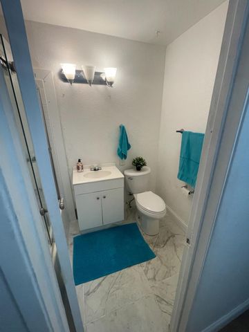 6129 Kermit Ln, Stockton, CA 95207