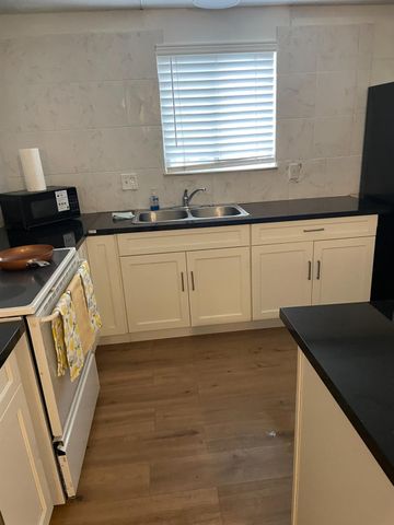 6129 Kermit Ln, Stockton, CA 95207