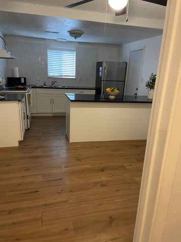 6129 Kermit Ln, Stockton, CA 95207