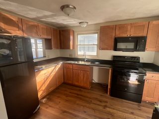 9 School Ave. 9, Waltham, MA 02453