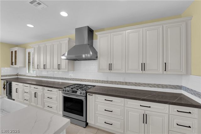 608 Highland Bluff Way, Las Vegas, NV 89138