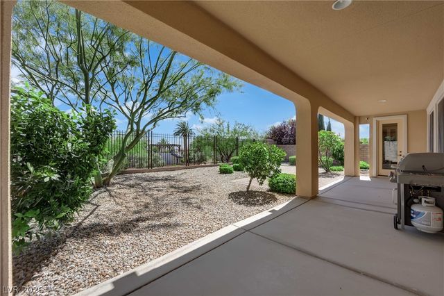 608 Highland Bluff Way, Las Vegas, NV 89138