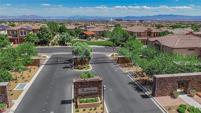 608 Highland Bluff Way, Las Vegas, NV 89138