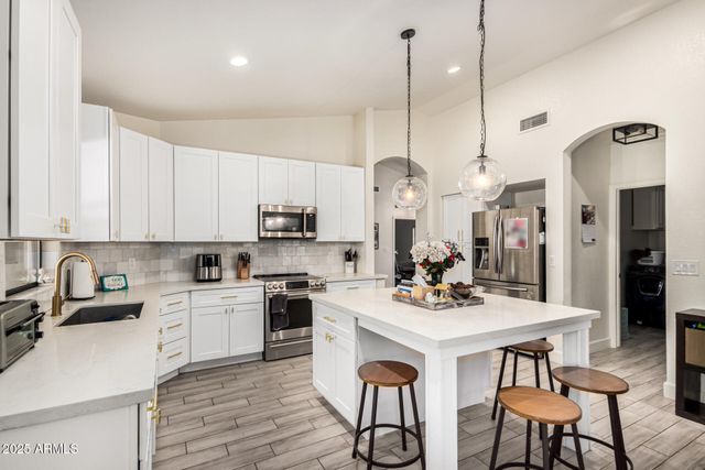 650 S BAY Drive, Gilbert, AZ 85233