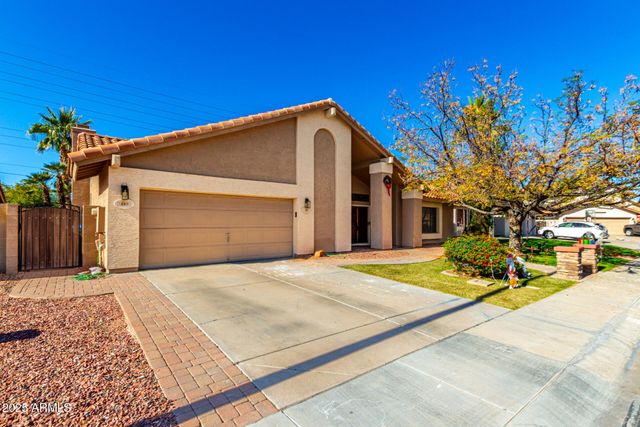 650 S BAY Drive, Gilbert, AZ 85233