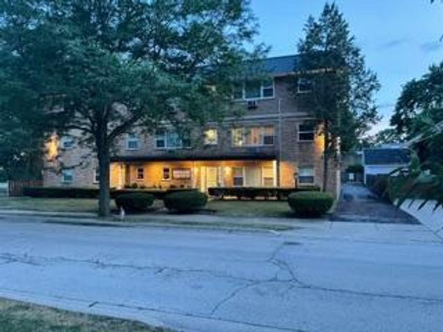 303 W Park Place 1A, Arlington Heights, IL 60004