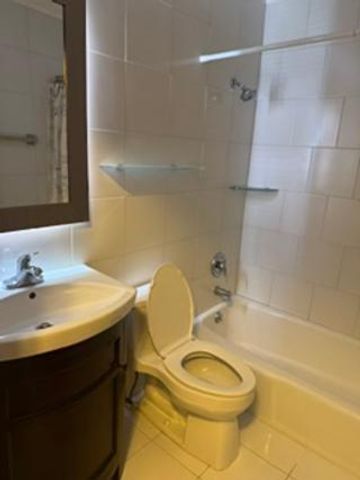 303 W Park Place 1A, Arlington Heights, IL 60004