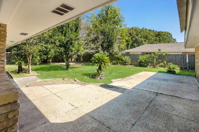 12275 E Sheraton Dr, Baton Rouge, LA 70815