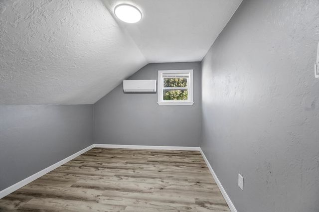 55 Mendon St, Worcester, MA 01604