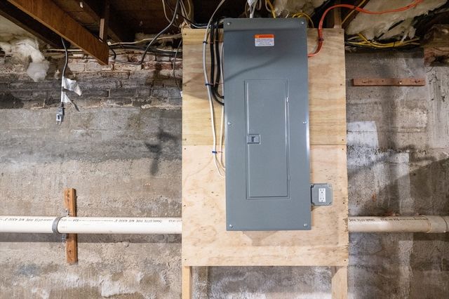 55 Mendon St, Worcester, MA 01604