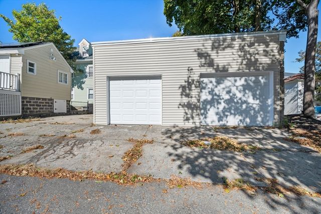 55 Mendon St, Worcester, MA 01604