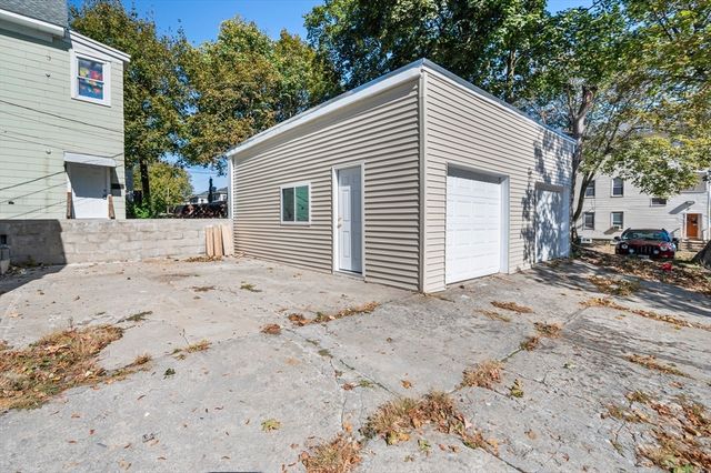 55 Mendon St, Worcester, MA 01604