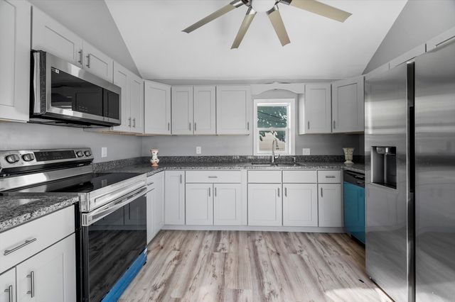 55 Mendon St, Worcester, MA 01604