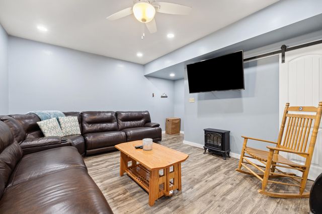 1284 Greendale Road, Lexington, KY 40511