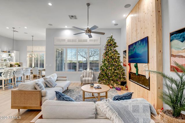 2339 W HAZELHURST Drive, Anthem, AZ 85086