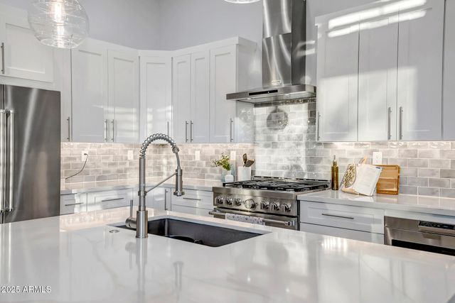 2339 W HAZELHURST Drive, Anthem, AZ 85086